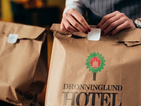 Selskabsmad ud af huset